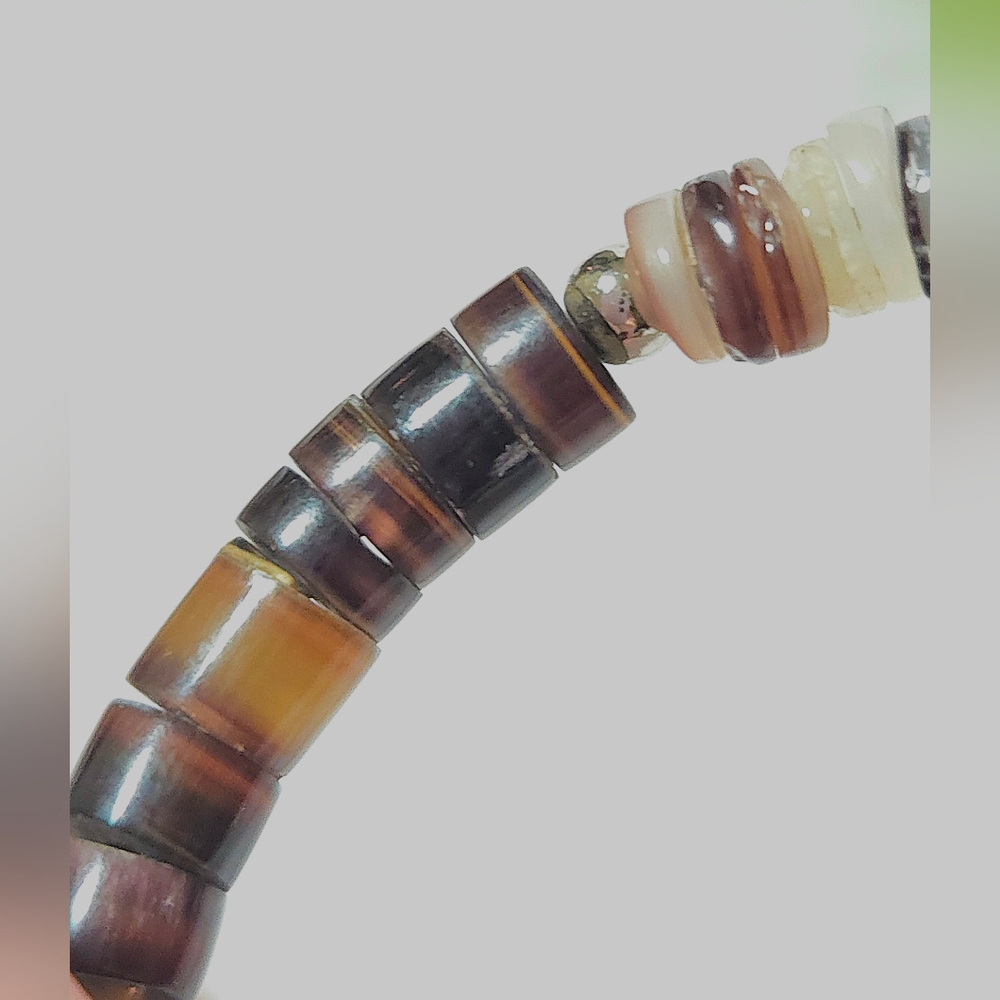 Handmade Pen & Hammer Shell Heishi Bead with Kewa Horn Shell Chip Bracelet - Picture 13 of 15